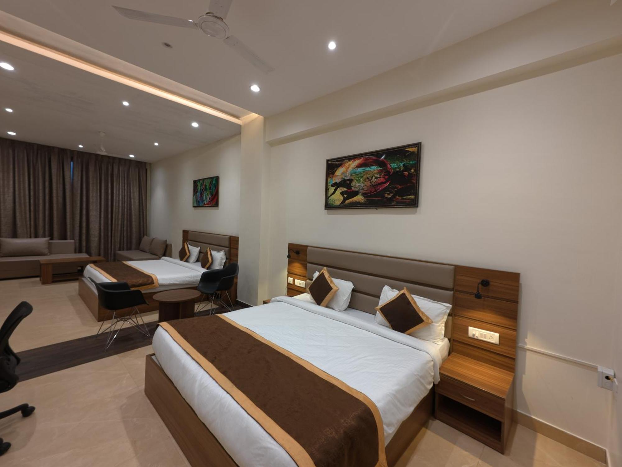 Neelam Orchid Otel Kanpur Dış mekan fotoğraf